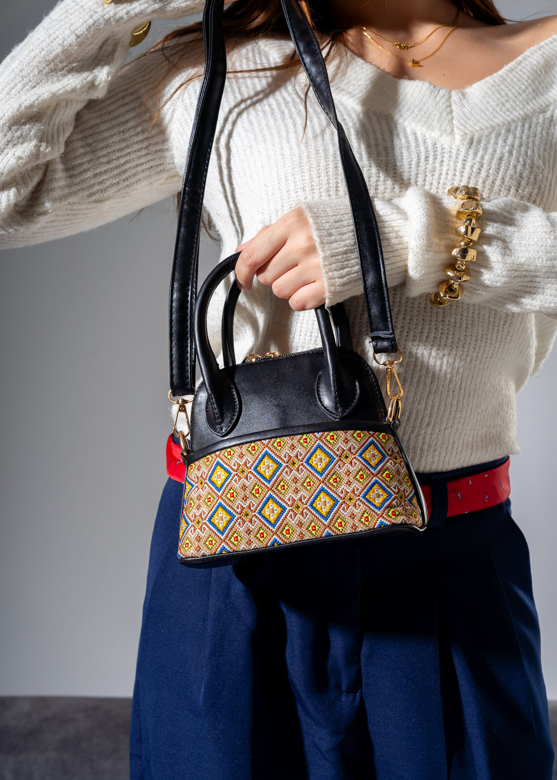 Ethnic Embroidery Mini - black