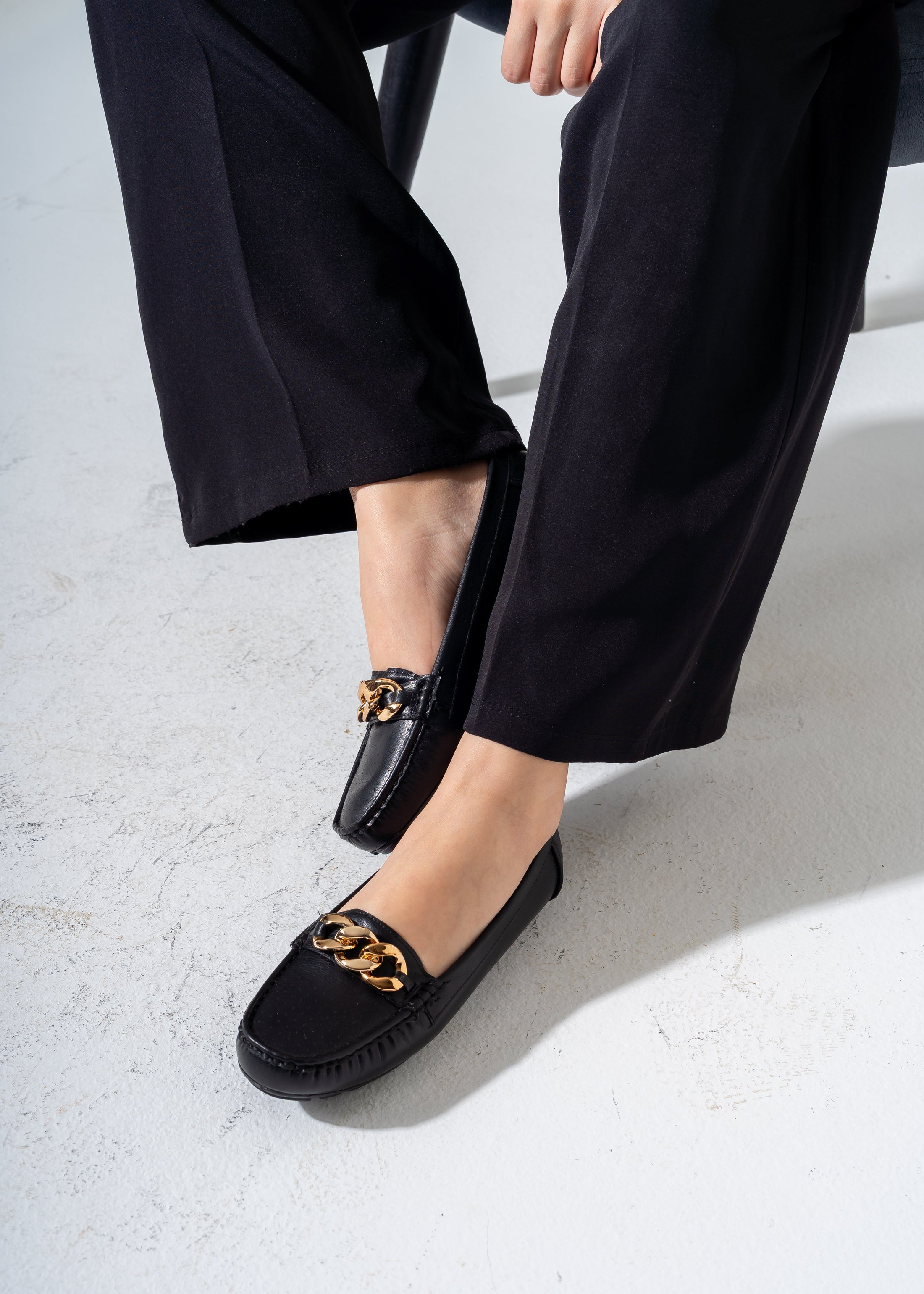 Metal Chain Flats -black