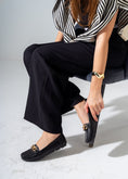 Load image into Gallery viewer, Metal Chain Flats -black
