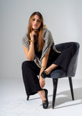 Load image into Gallery viewer, Metal Chain Flats -black
