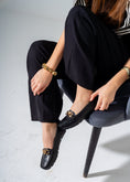 Load image into Gallery viewer, Metal Chain Flats -black

