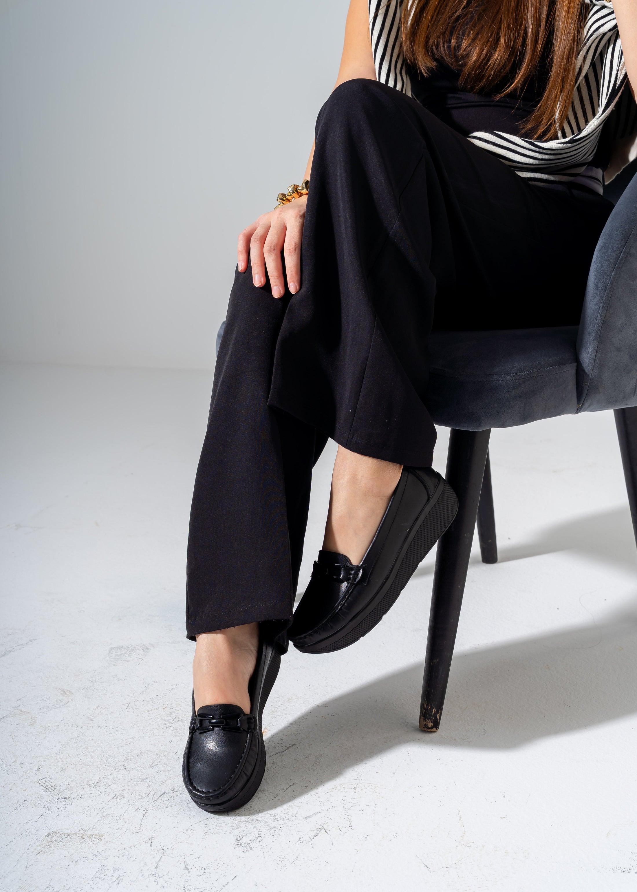 Chic Wedge Flats -black