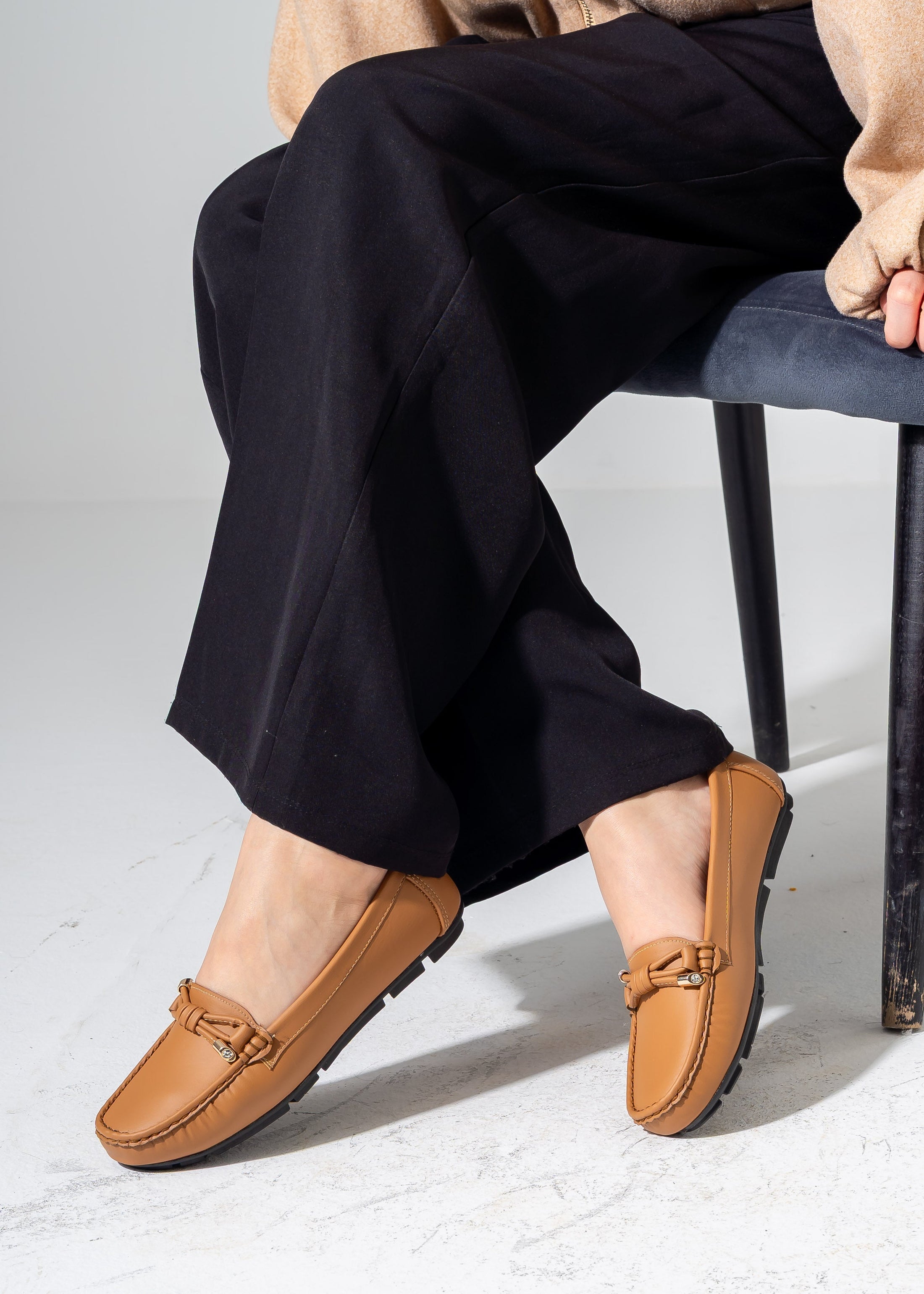 Bow Detail Flats -camel