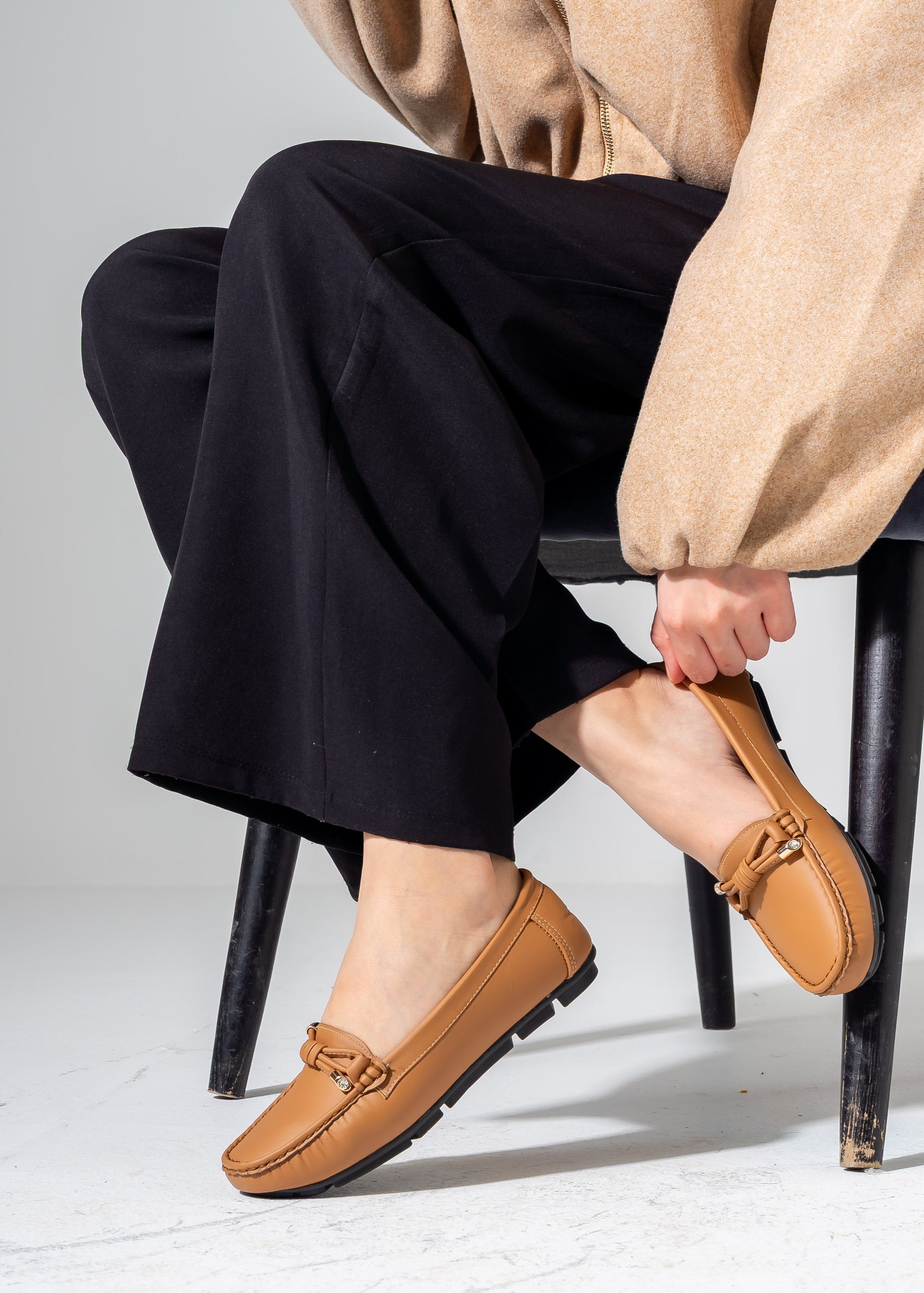 Bow Detail Flats -camel