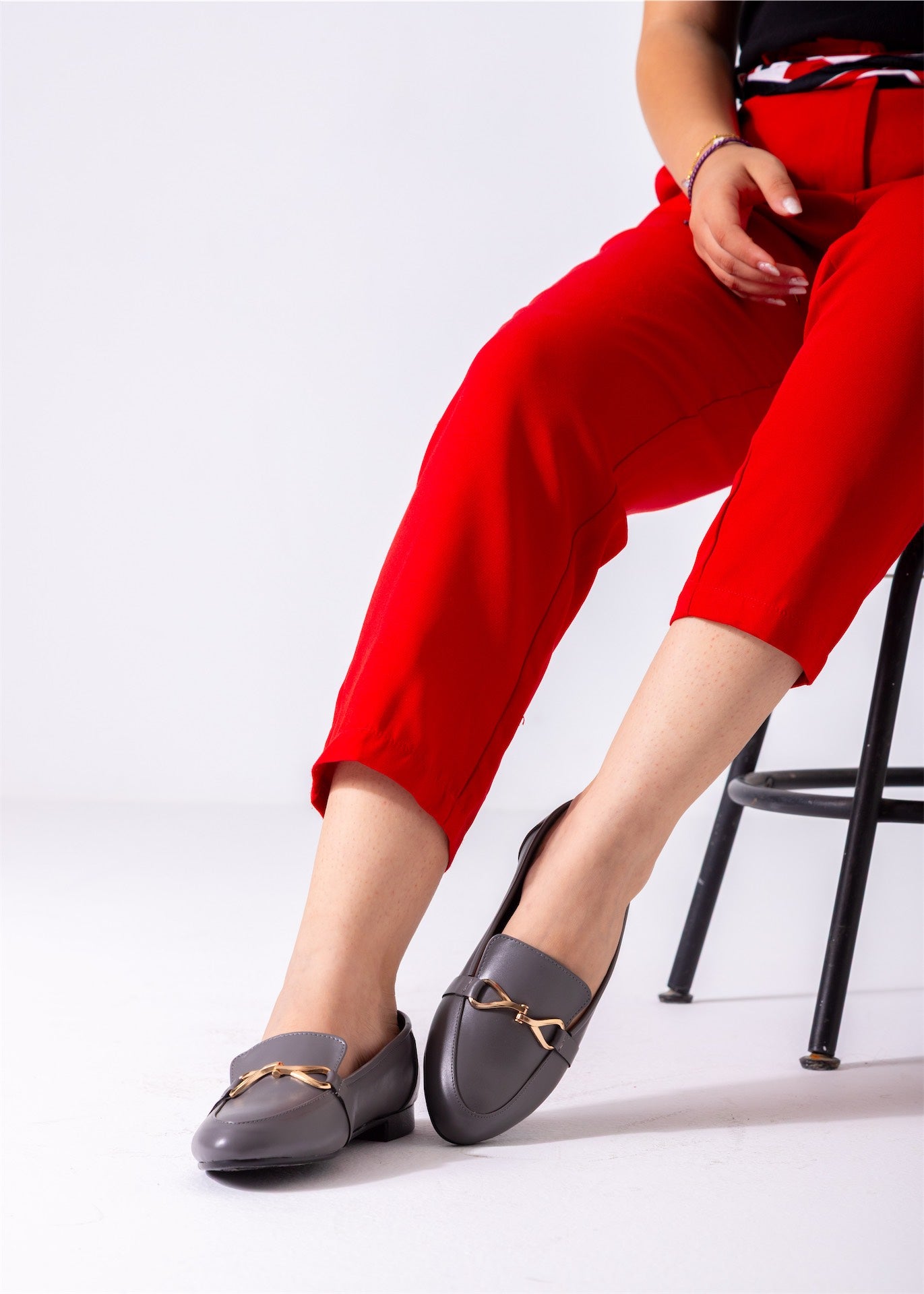 Ornamental Strap Flat-gary