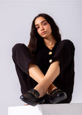 Load image into Gallery viewer, Square Toe Studded Flats-black
