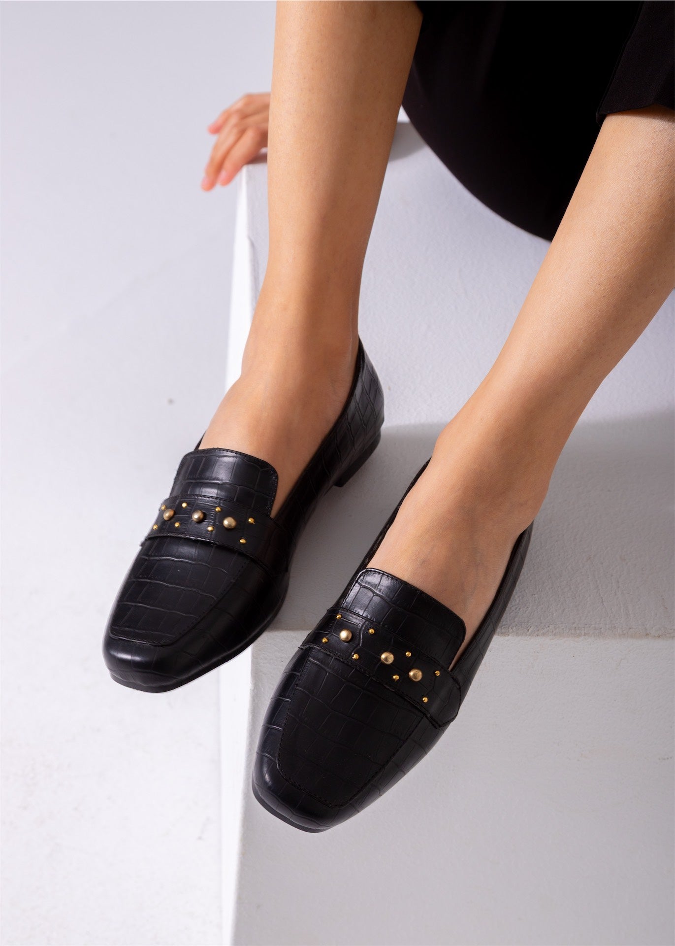 Square Toe Studded Flats-black