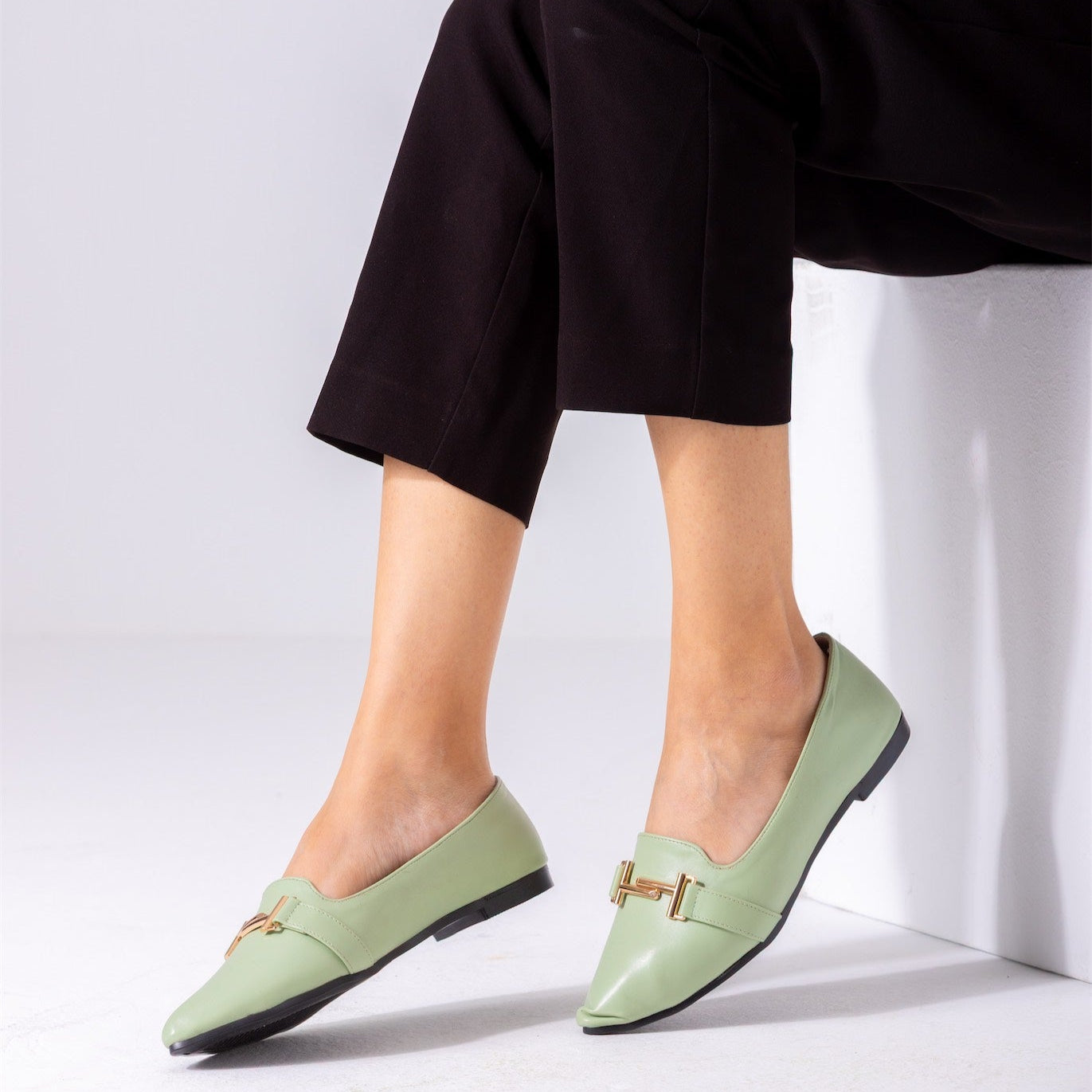 The Audrey Buckle Flat-mint green