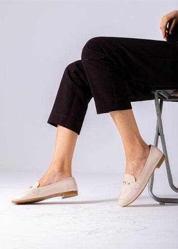Pointed Stud Detail Flats-beige