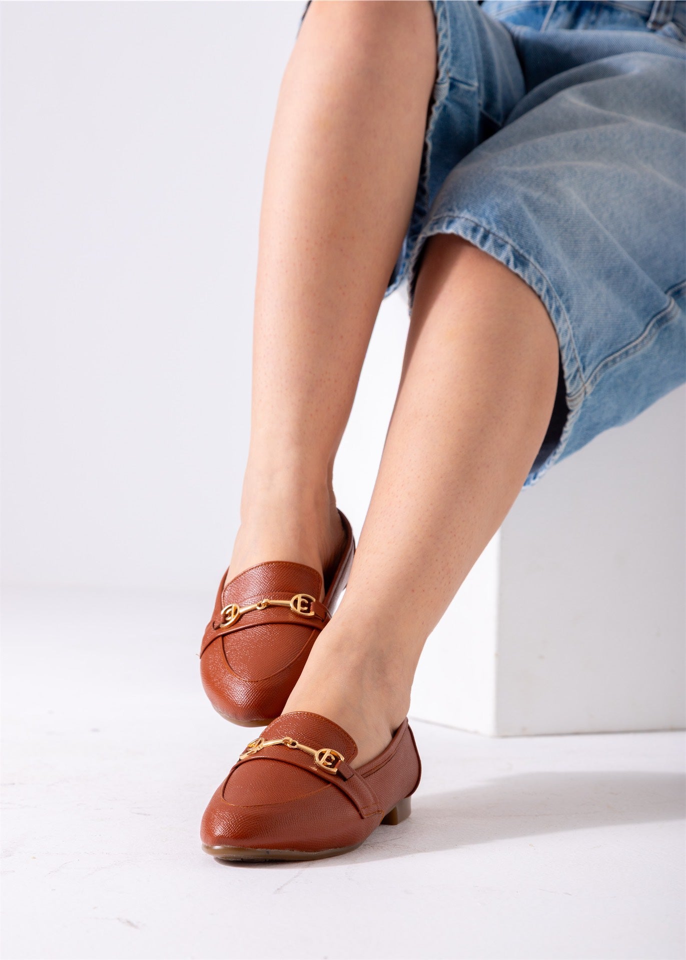 The Equestrian Flat-camel