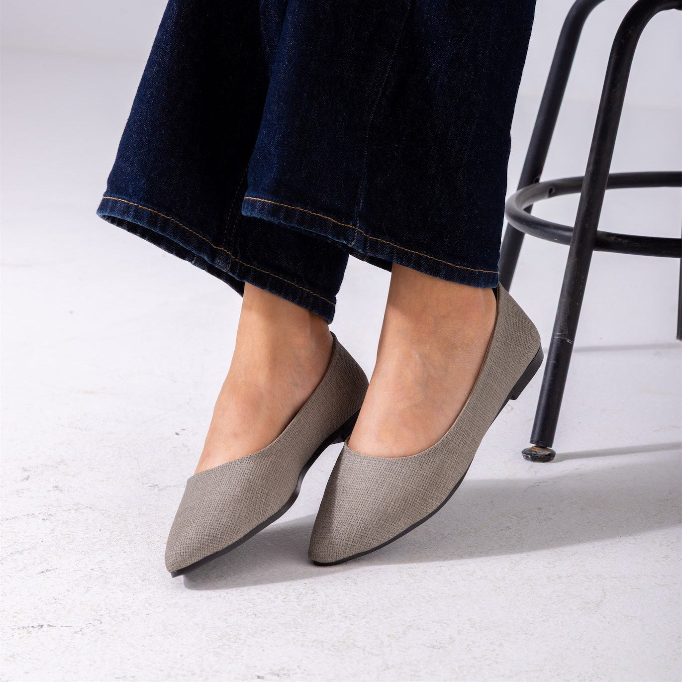 The Aria Knit Flat-gray