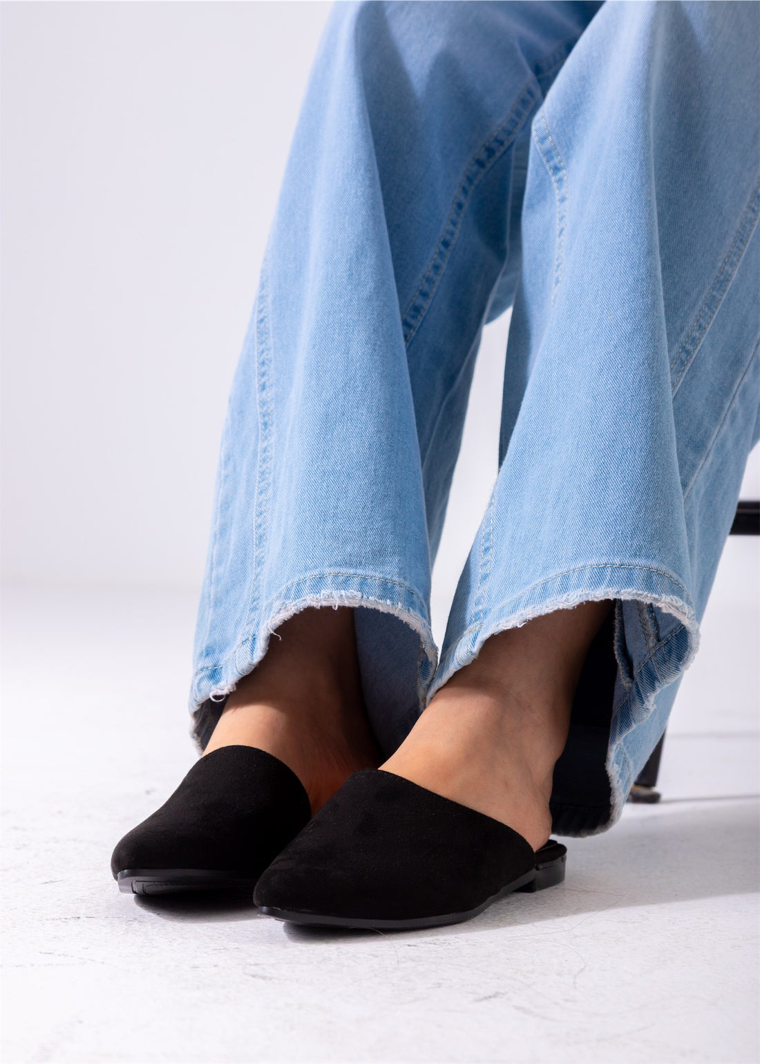 Pointed Toe Suede Mules-black