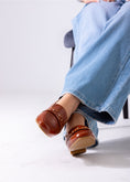 Load image into Gallery viewer, Square Toe Studded Flats-camel
