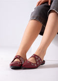 Load image into Gallery viewer, Studded Pointed Backless Mule-marron
