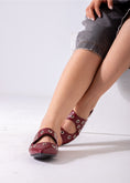 Load image into Gallery viewer, Studded Pointed Backless Mule-marron
