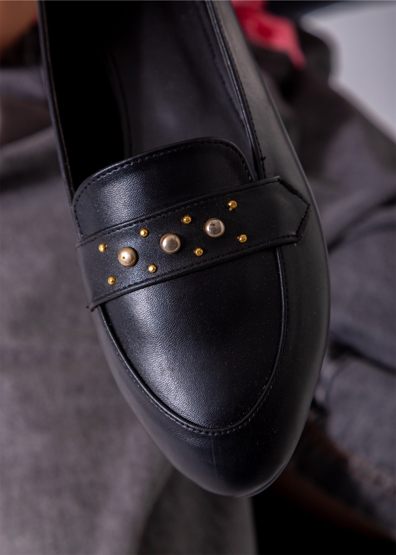 Pointed Stud Detail Flats-black