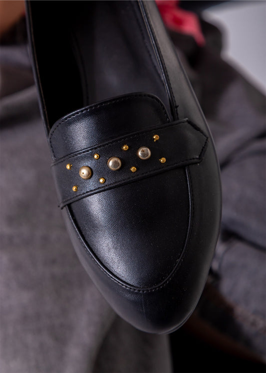 Pointed Stud Detail Flats-black