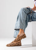 Load image into Gallery viewer, Animal Print Slip-On Flat-cafe

