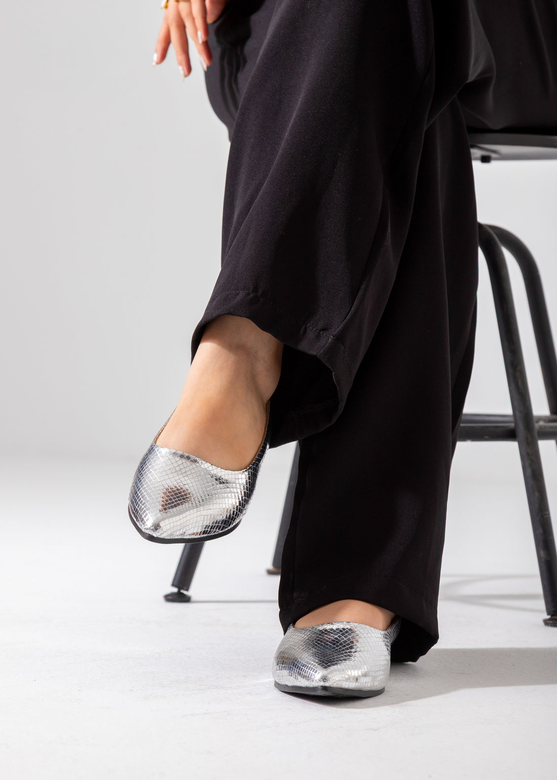 The Cobra Sling Flat-silver