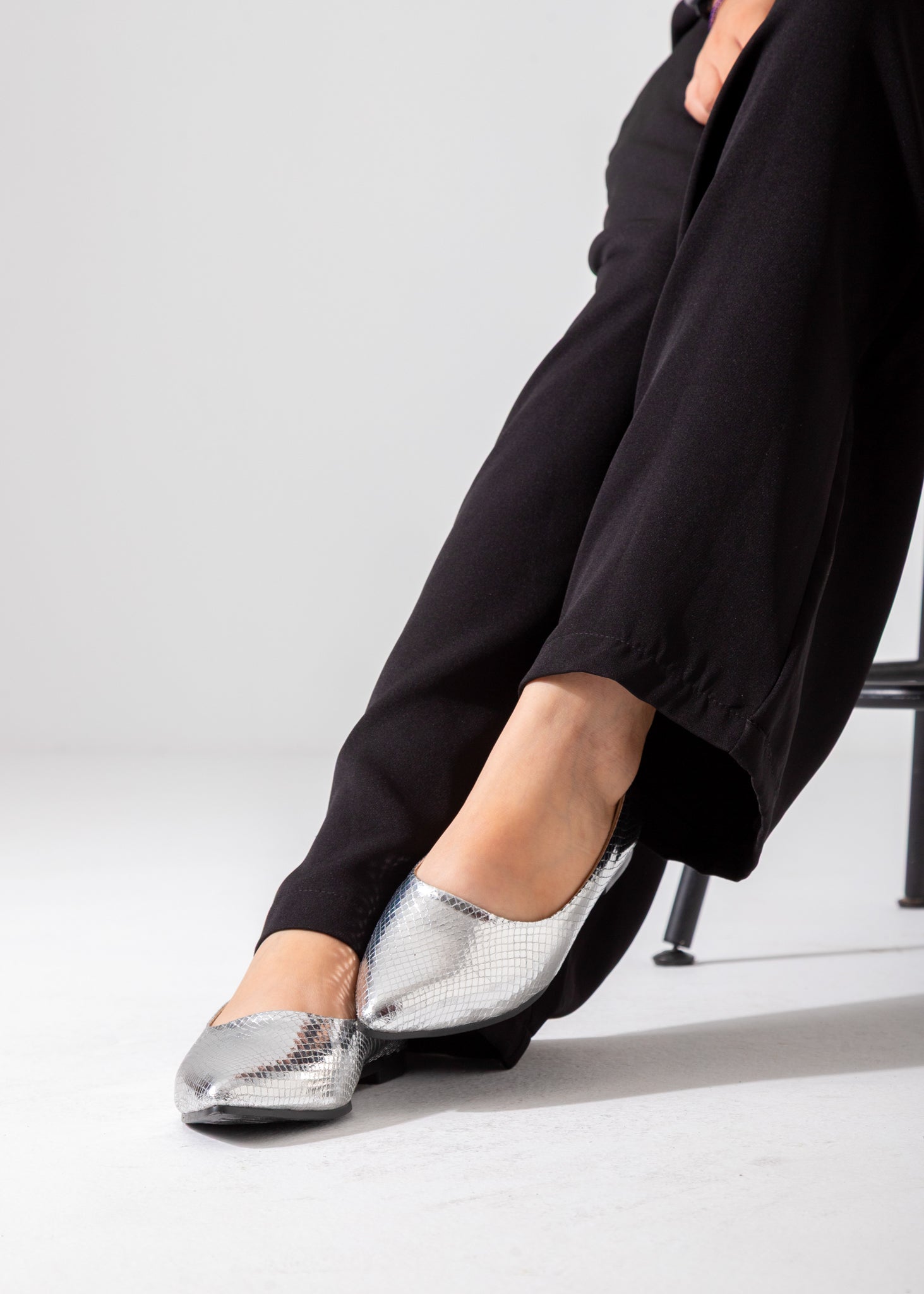 The Cobra Sling Flat-silver