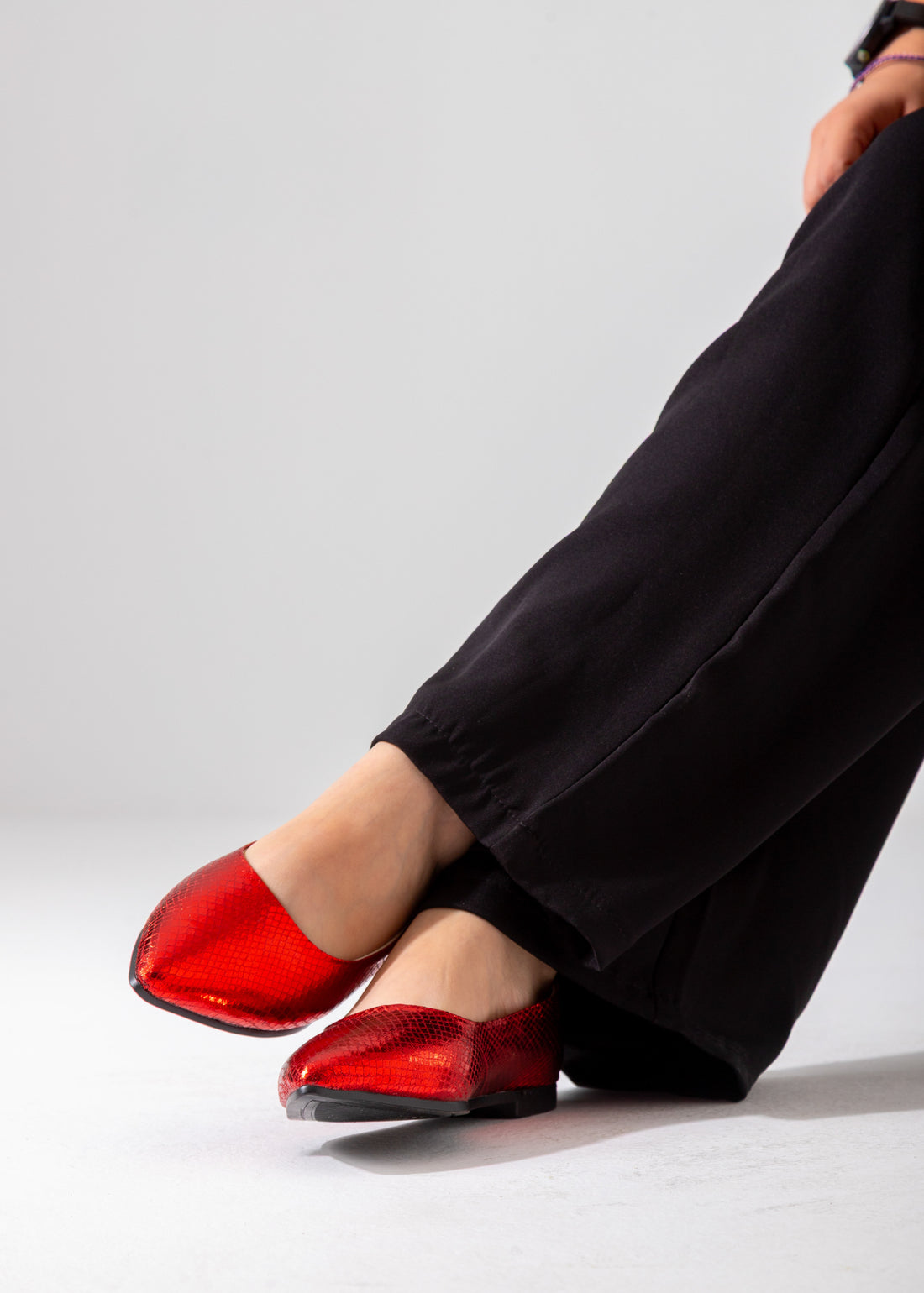 The Cobra Sling Flat-red