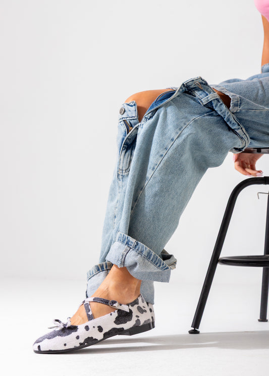 The Daisy-Dot Flat- black