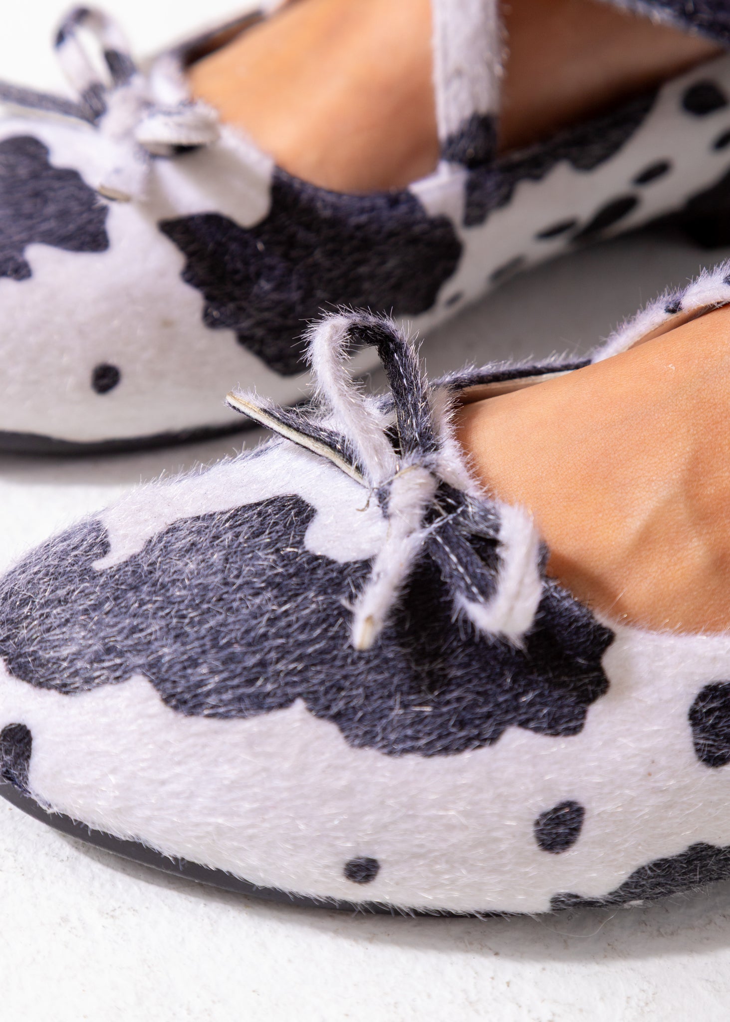 The Daisy-Dot Flat- black