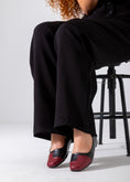 Load image into Gallery viewer, The Contrast Toe Flat-black
