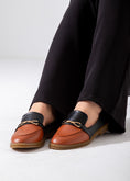 Load image into Gallery viewer, Two-Tone Horsebit Flat-camel
