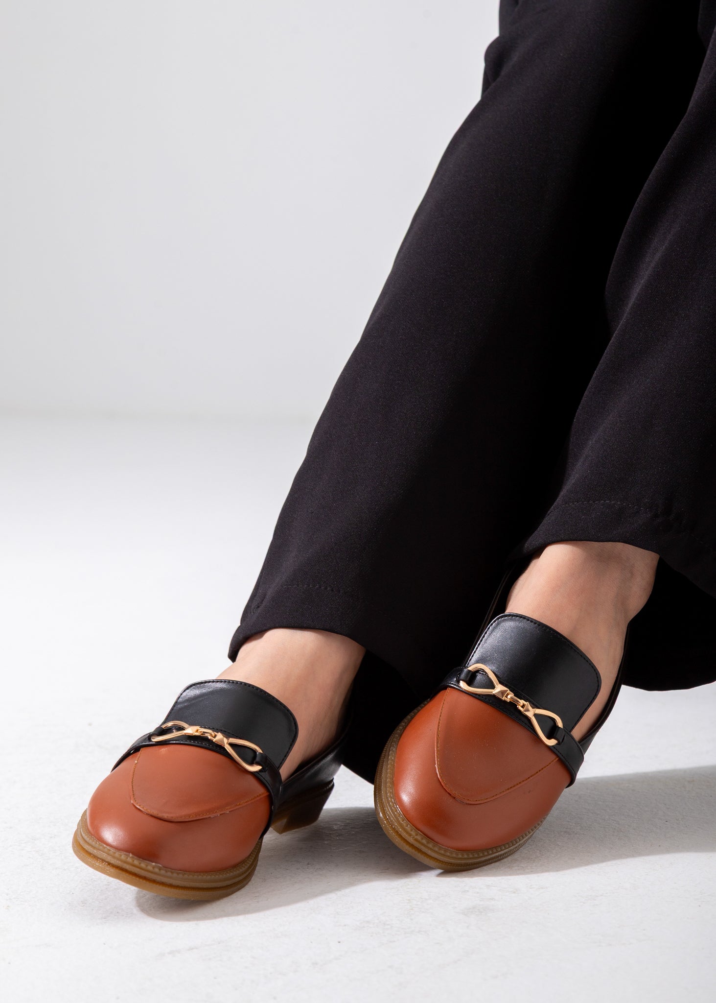 Two-Tone Horsebit Flat-camel