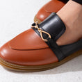 Load image into Gallery viewer, Two-Tone Horsebit Flat-camel

