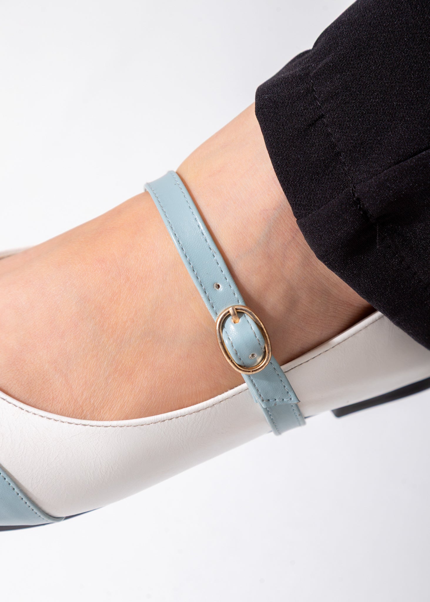 Two-Tone Strappy Flat-blue