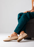 Load image into Gallery viewer, Grain-Textured Loafer-beige
