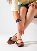 Load image into Gallery viewer, Two-Tone Strappy Flat-camel
