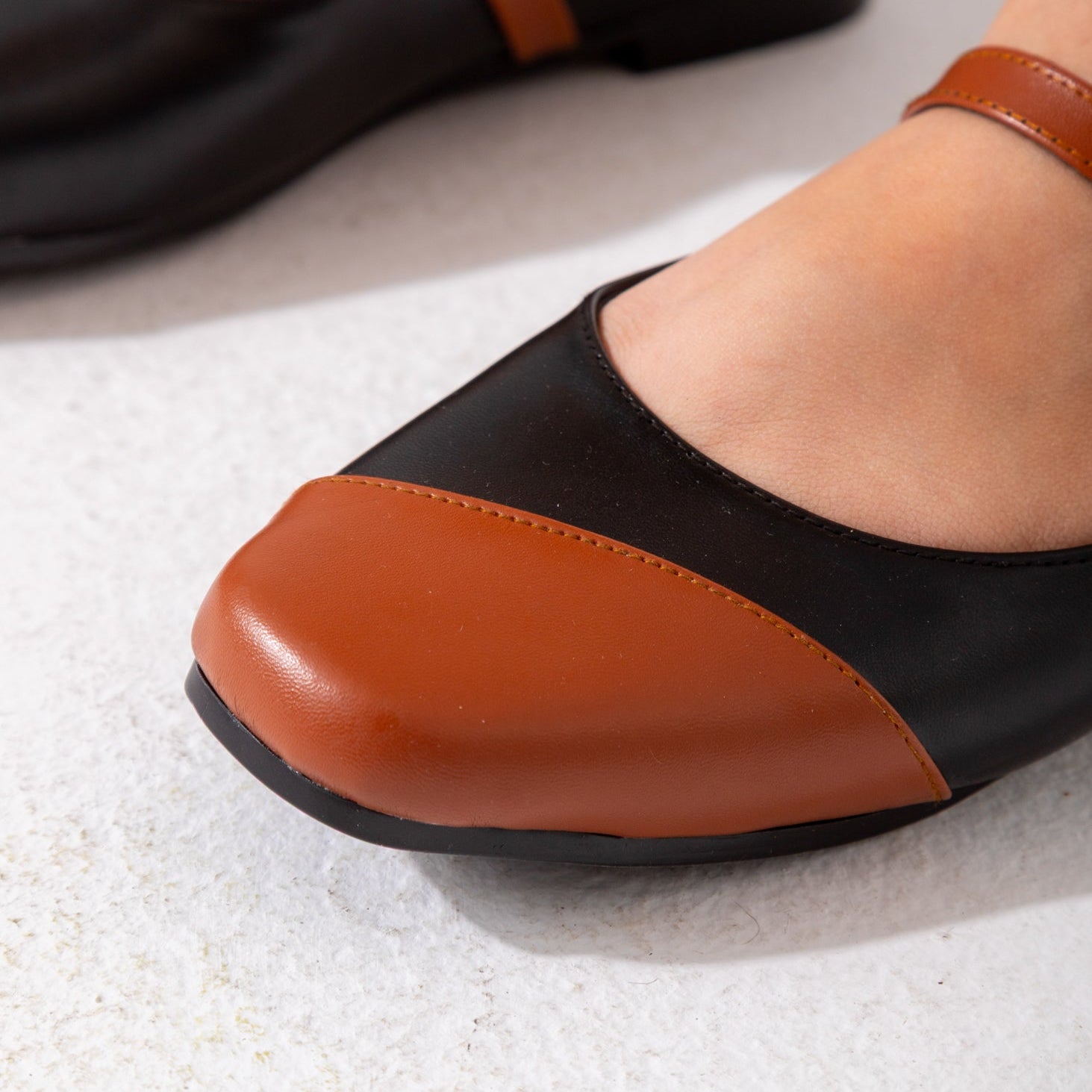 Two-Tone Strappy Flat-camel
