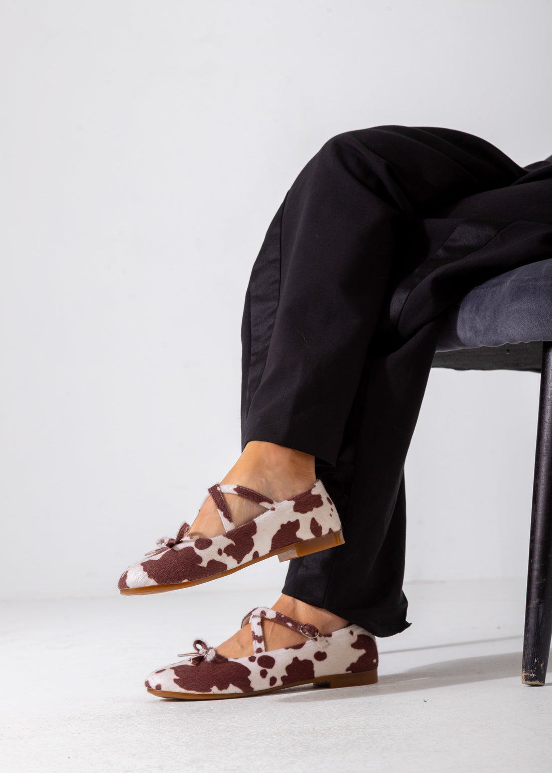 The Daisy-Dot Flat- brown