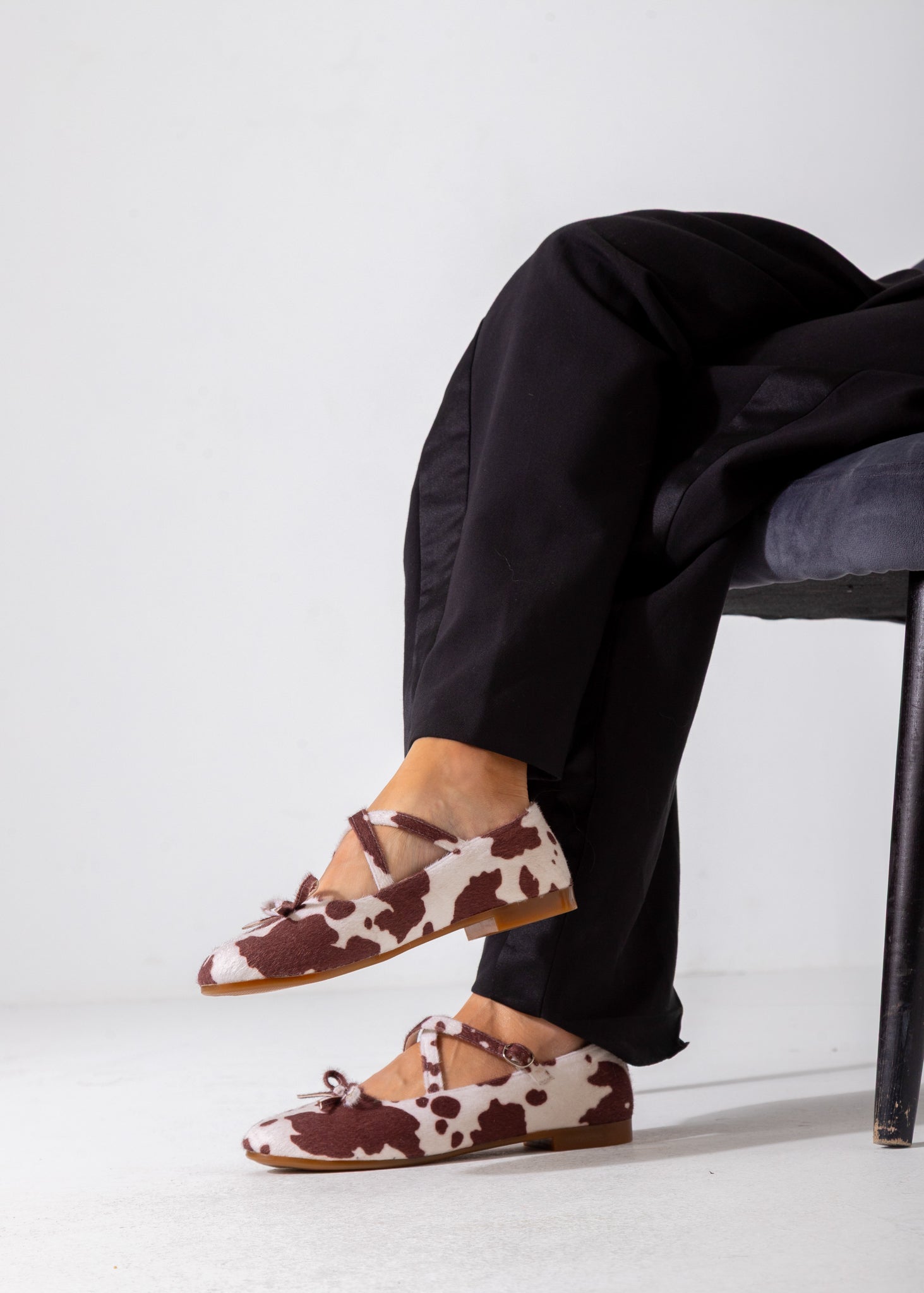 The Daisy-Dot Flat- brown