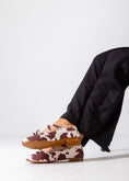 Load image into Gallery viewer, The Daisy-Dot Flat- brown
