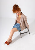Load image into Gallery viewer, Croc-Embossed Pointed Mule-camel
