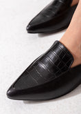 Load image into Gallery viewer, Croc-Embossed Pointed Mule-black
