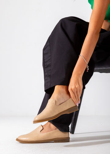The Executive Flat-beige