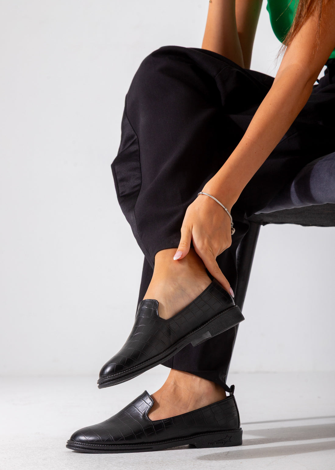 The Executive Flat-black