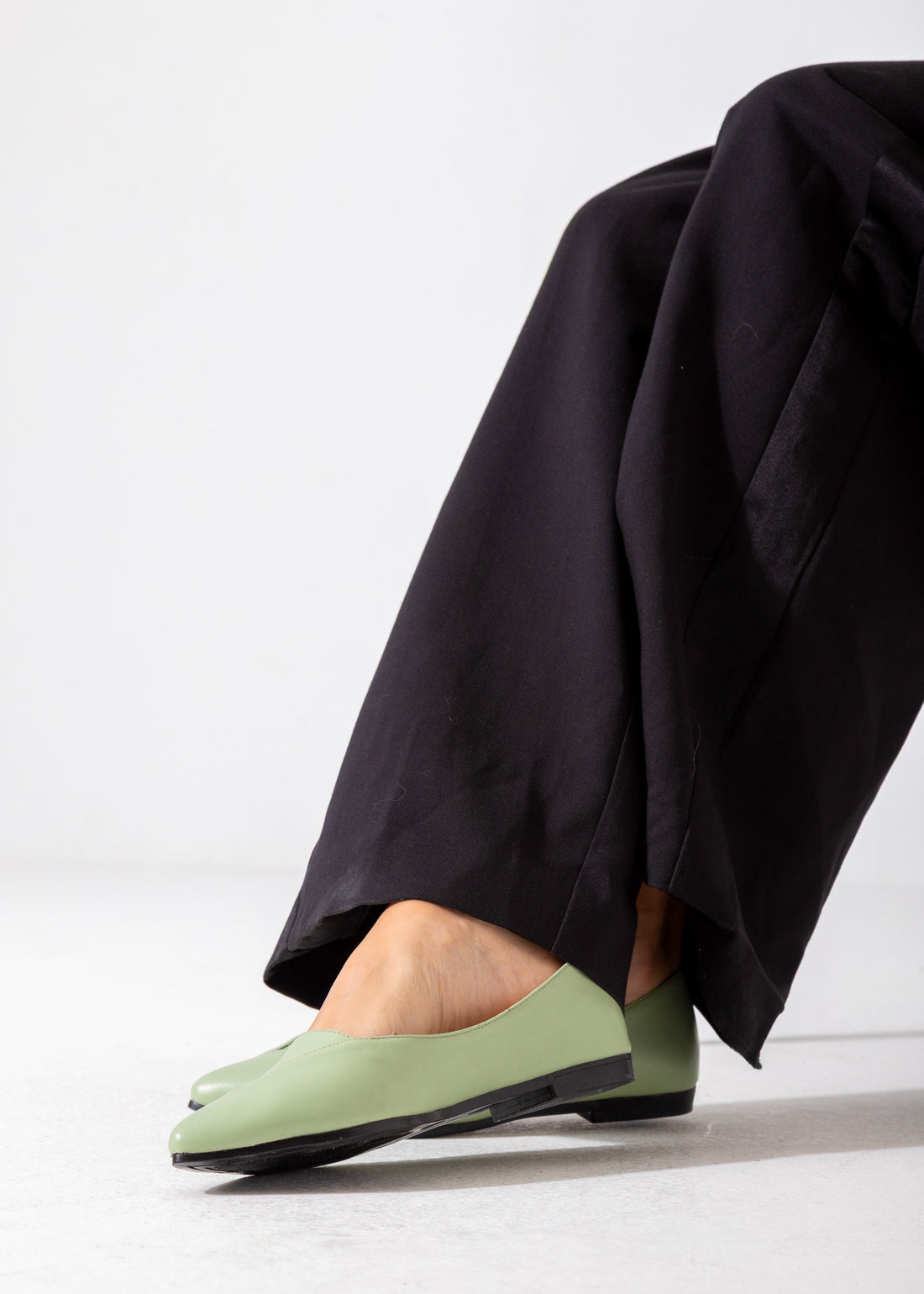 V-Cut Pointed Flat-mint green