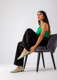 Load image into Gallery viewer, V-Cut Pointed Flat-mint green

