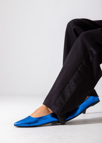 The Cobra Sling Flat- blue